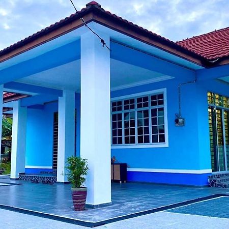Seri Idaman Guest House Pasir Mas Esterno foto