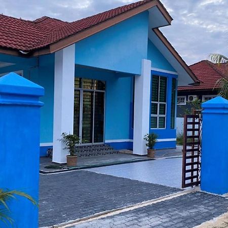 Seri Idaman Guest House Pasir Mas Esterno foto