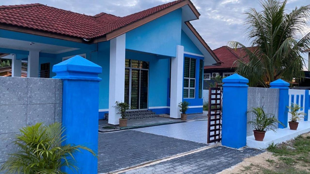 Seri Idaman Guest House Pasir Mas Esterno foto