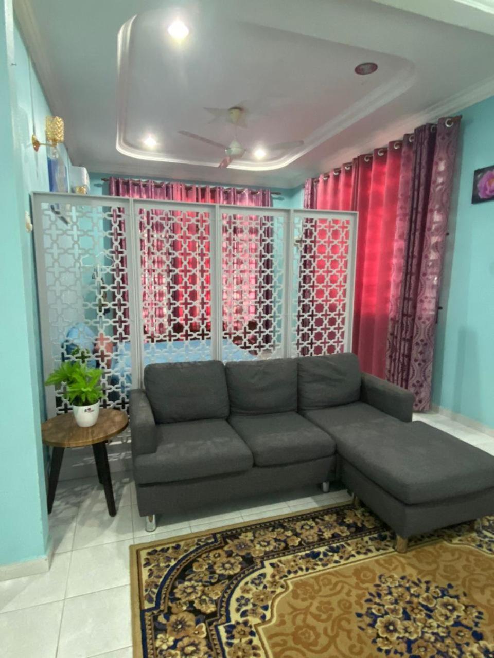 Seri Idaman Guest House Pasir Mas Esterno foto