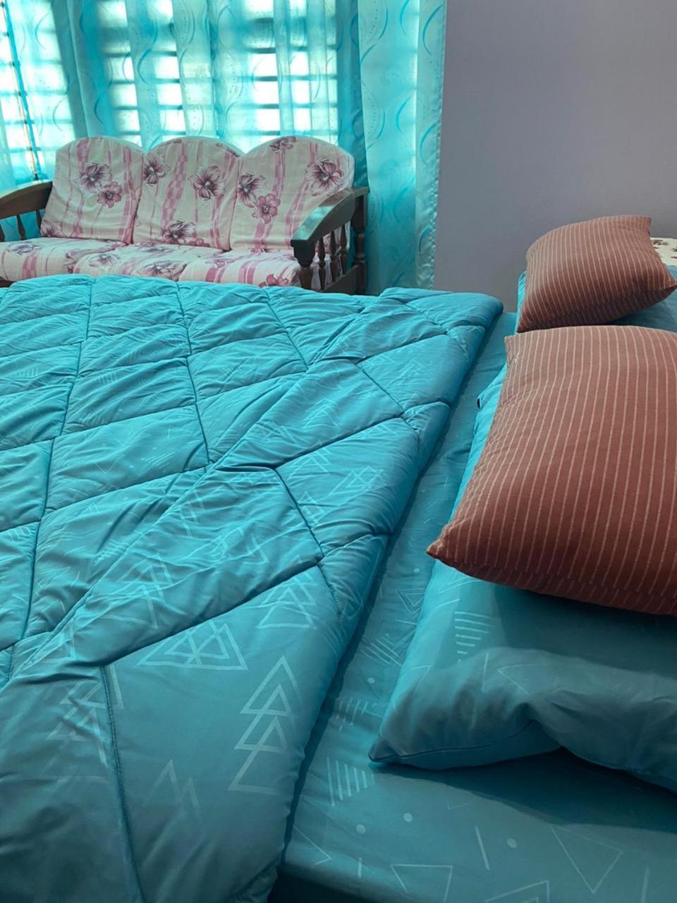 Seri Idaman Guest House Pasir Mas Esterno foto